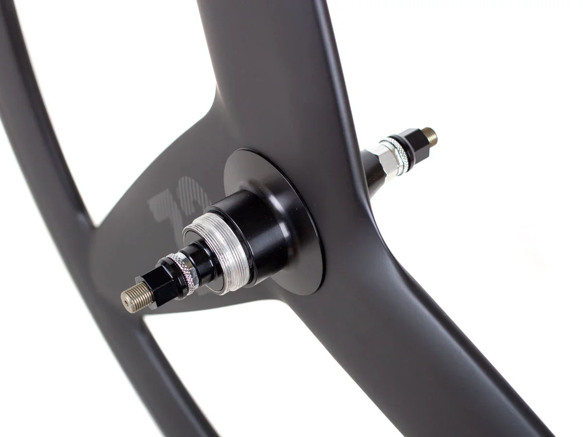 BLB Notorious Z3 Full Carbon Rear Wheel - Image 3