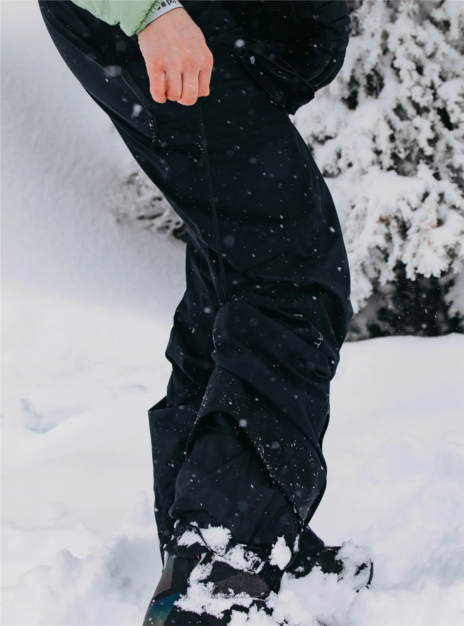 BURTON Pants WMS AK Gore Kimmy 2L Bib True Black - Image 3