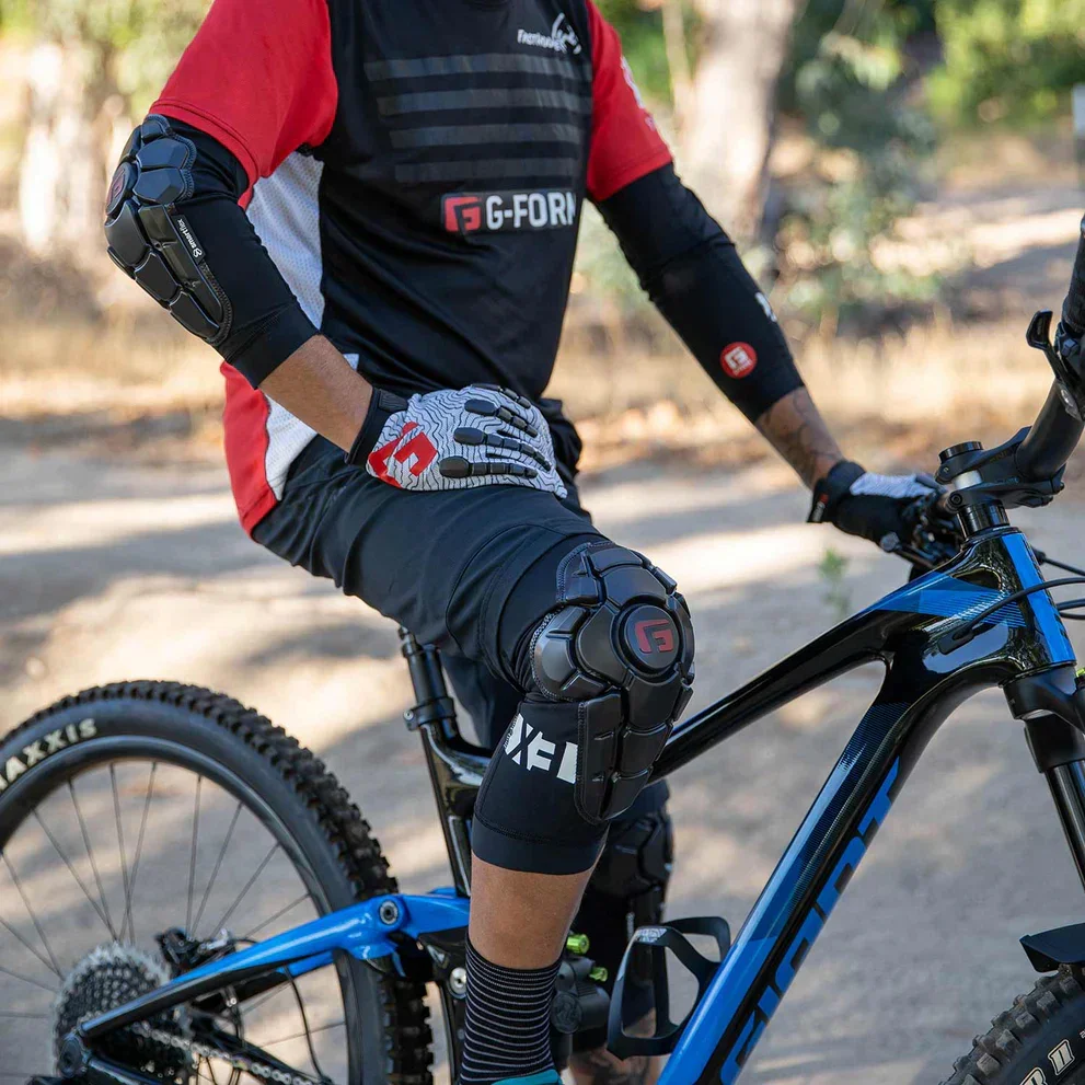 G-Form Pro X3 Knee Guards - Image 5