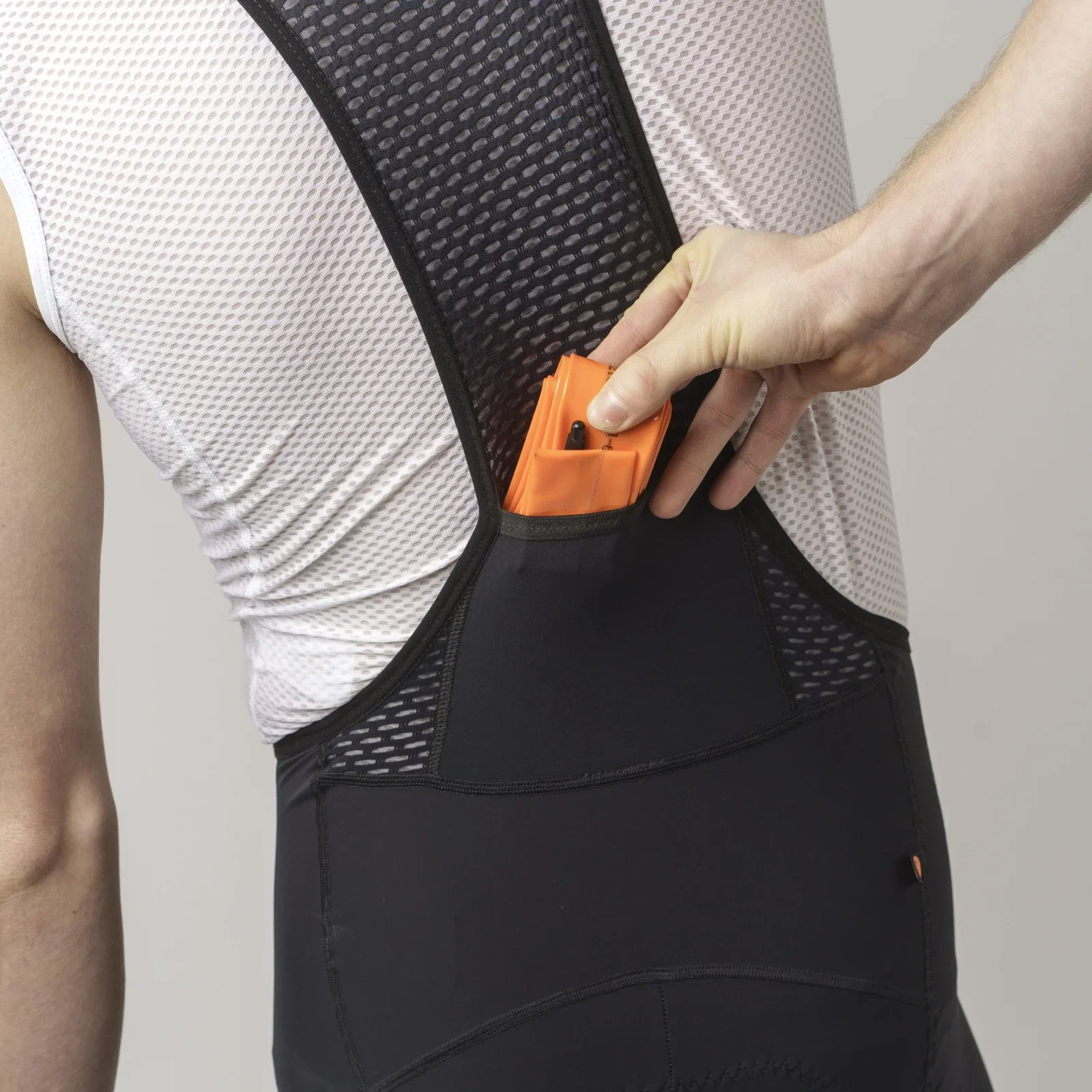 GripGrab EXPLR Cargo Bib Shorts - Image 5