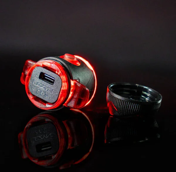 Lezyne Femto Rear USB C - Image 4