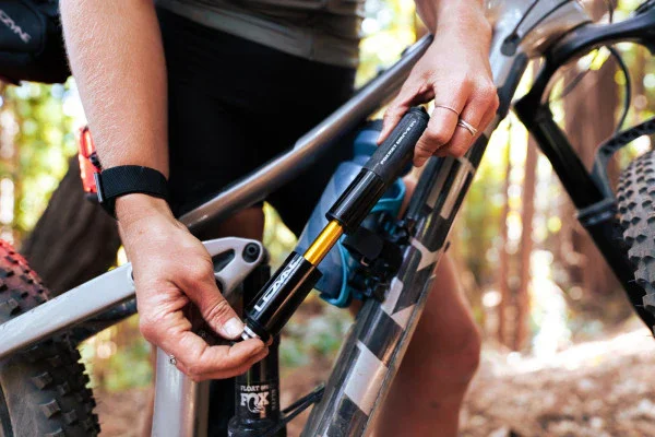 Lezyne Hand Pump CNC Pocket Drive HV - Image 5