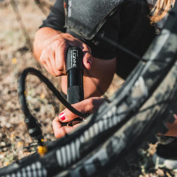 Lezyne Hand Pump CNC Tubeless Drive - Image 3