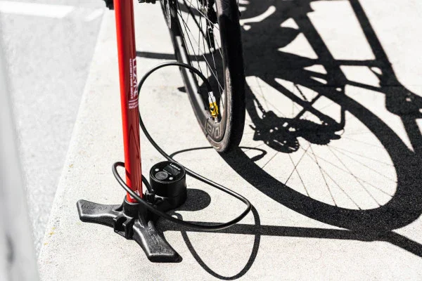 Lezyne Macro Floor Drive Digital Floor Pump - Image 3
