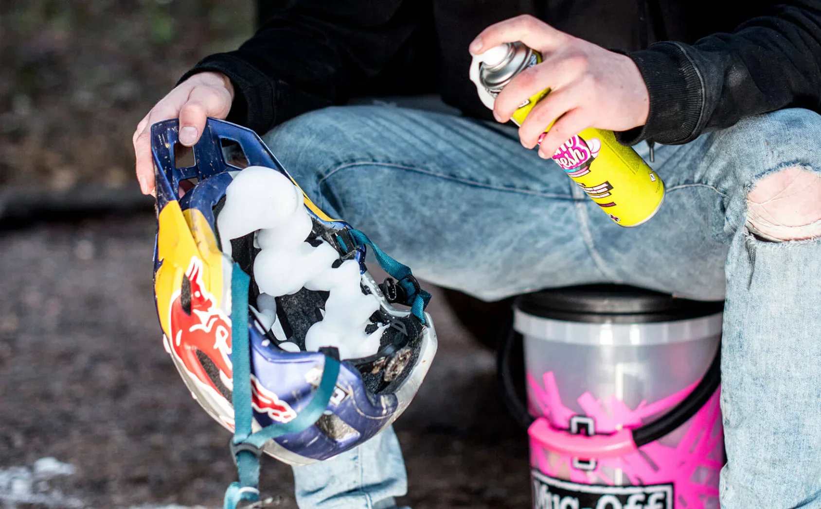 Muc Off Helmet Foam Fresh 400ml - Image 5