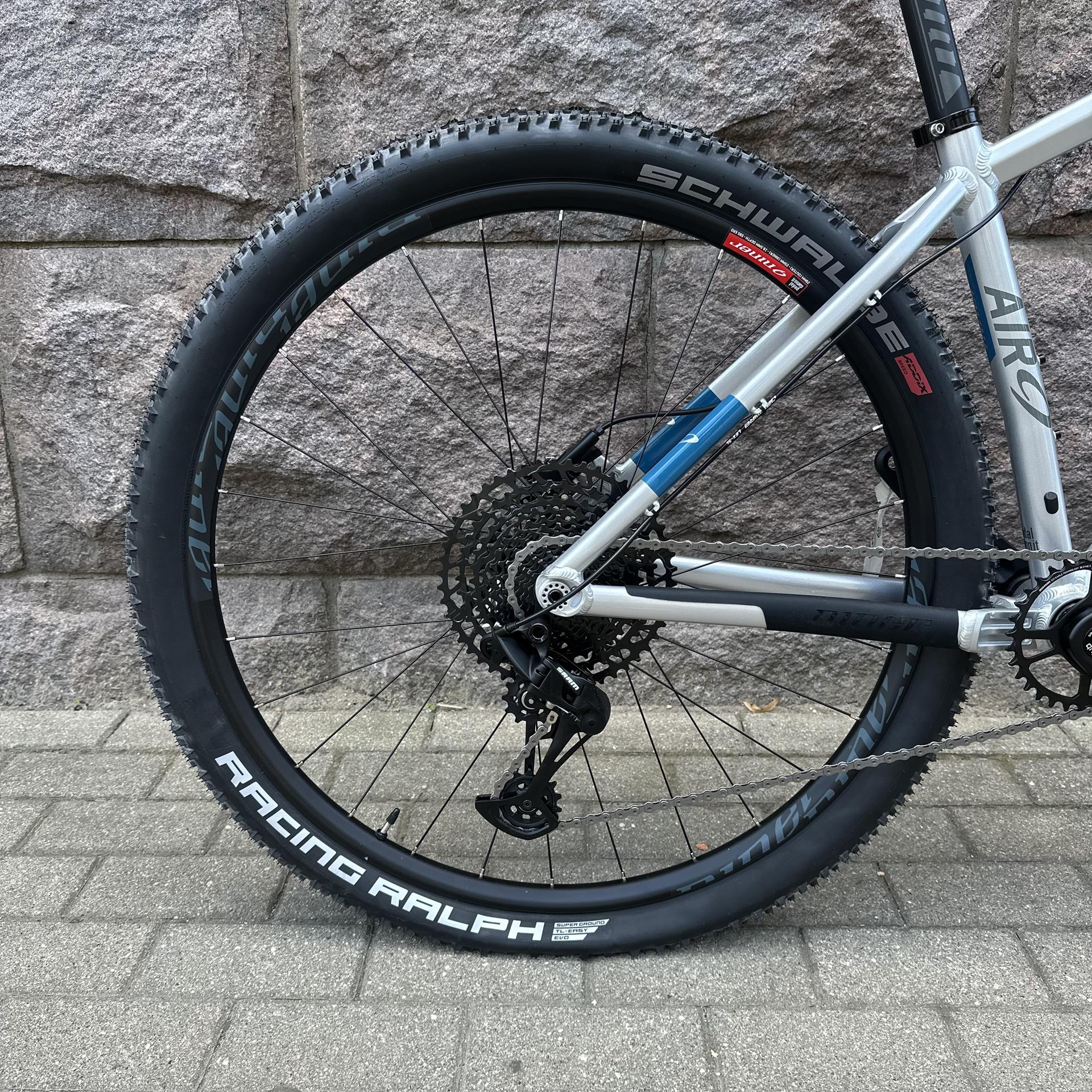 Niner Air Silver Baja Blue 2-Star Size LG - Image 4
