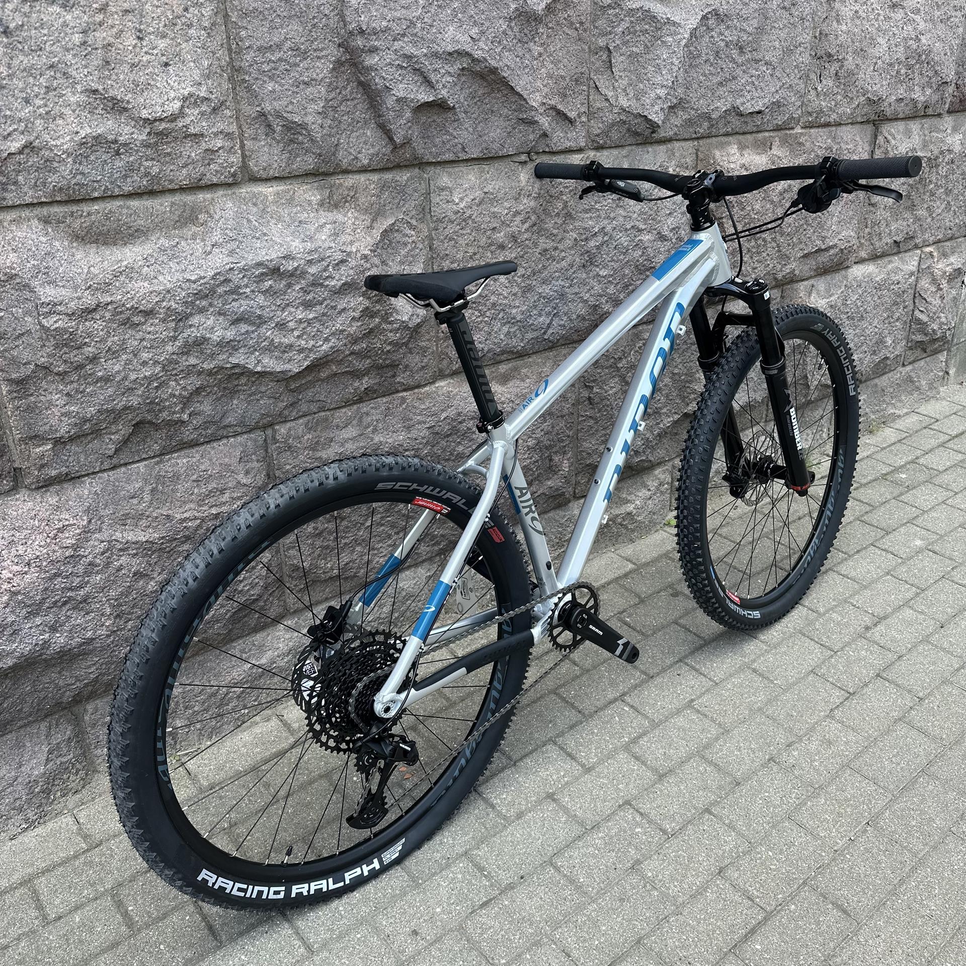Niner Air Silver Baja Blue 2-Star Size LG - Image 5