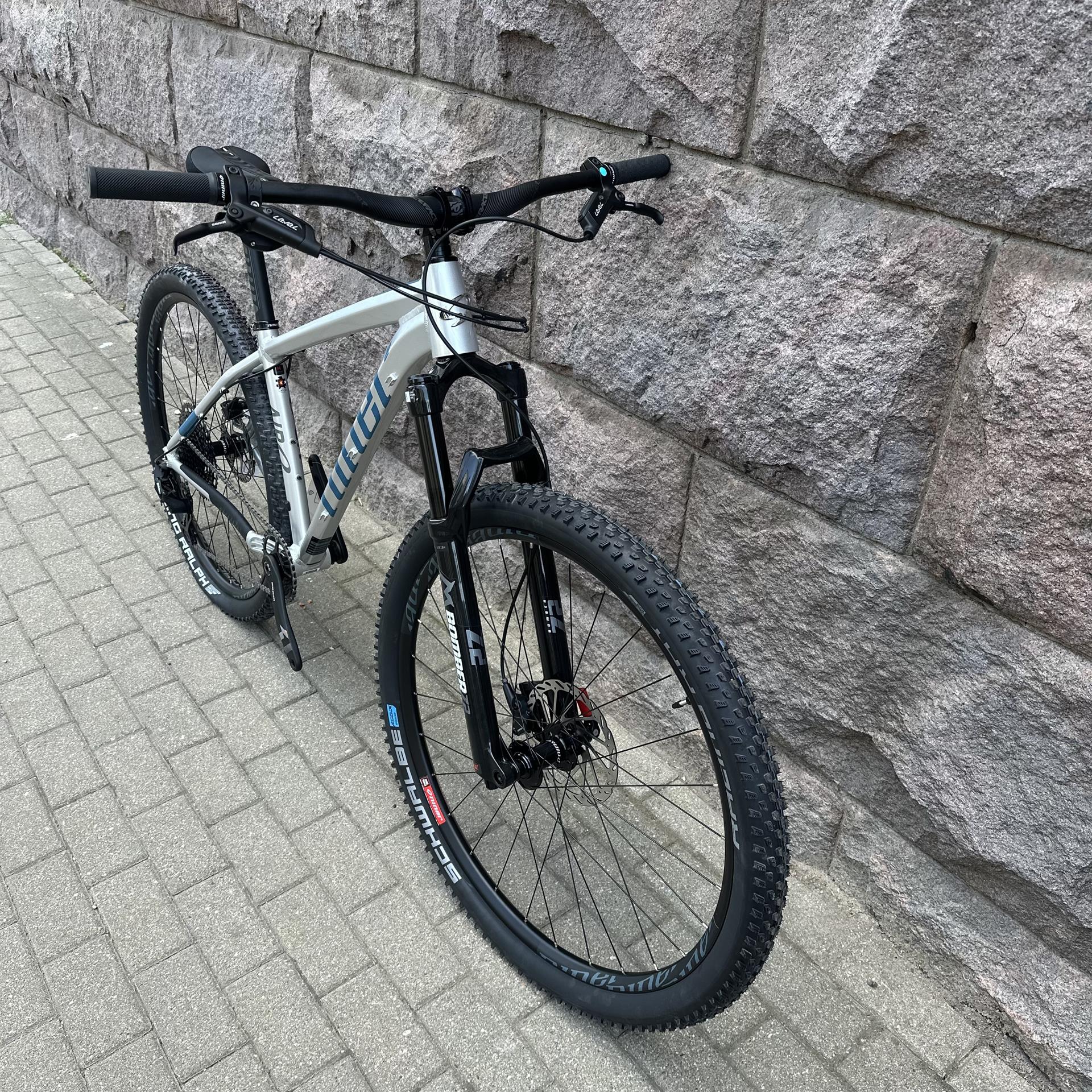 Niner Air Silver Baja Blue 2-Star Size LG - Image 6