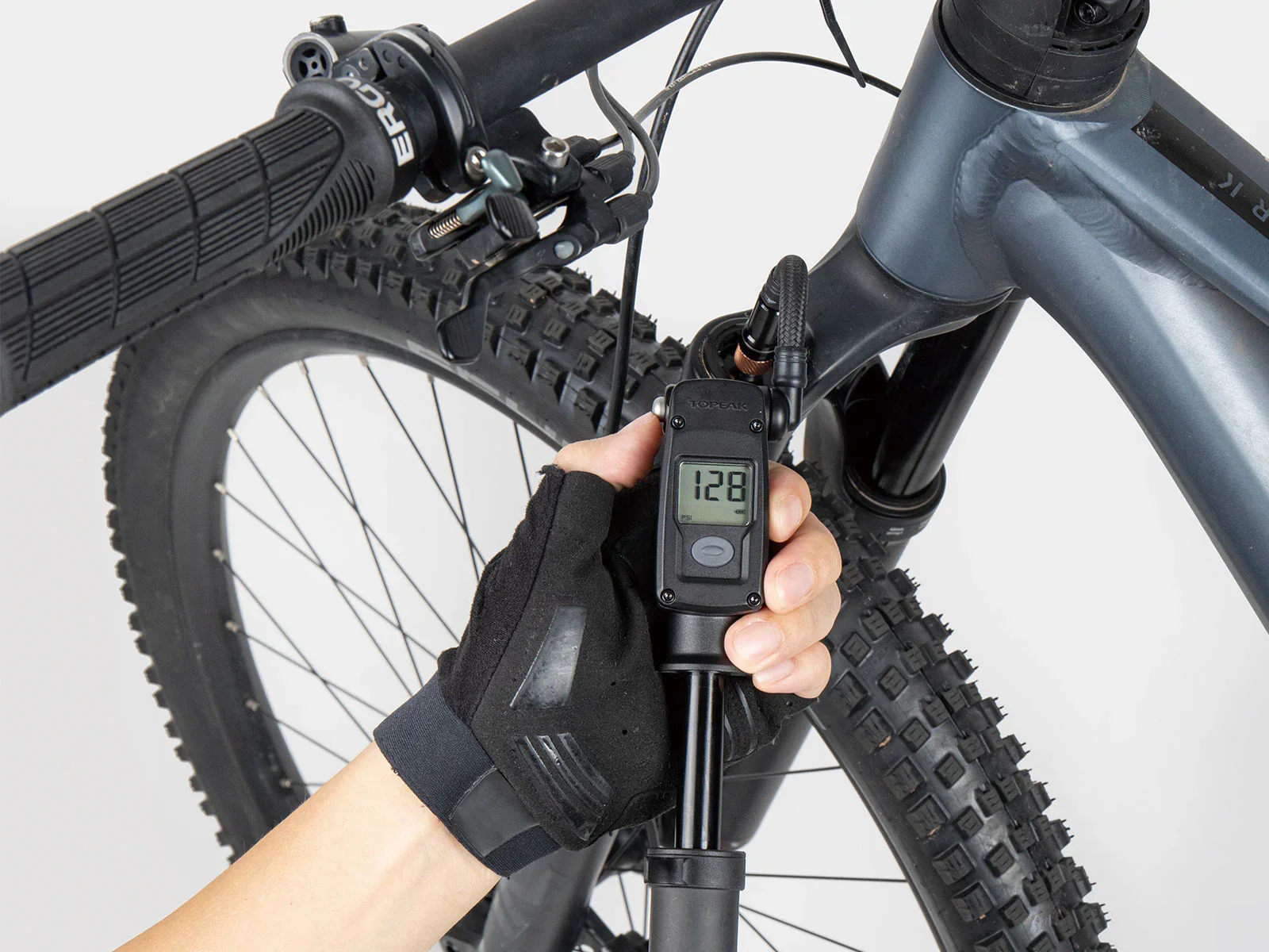 Topeak Digital 2Stage Mini Pump MTB - Image 5