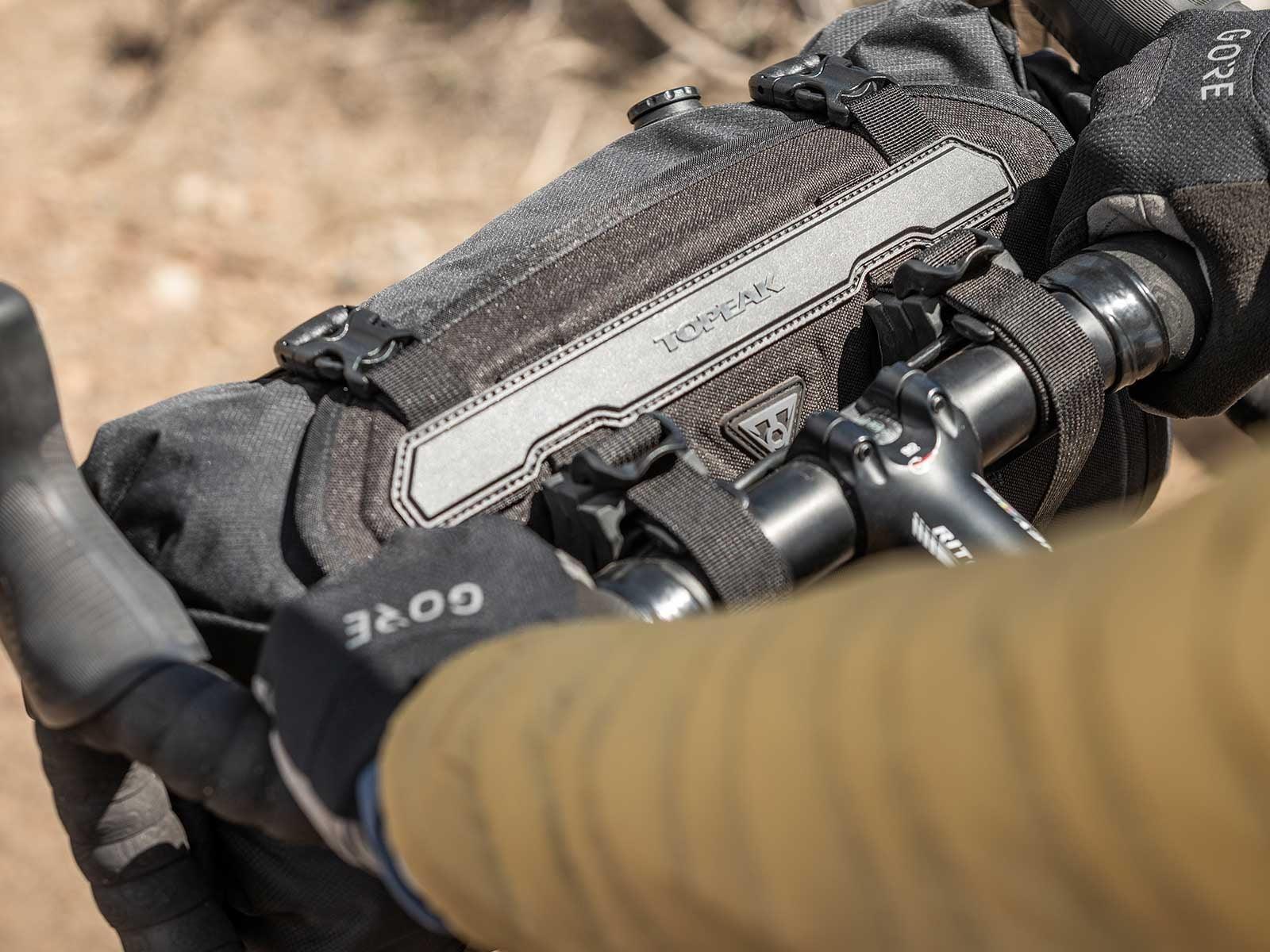 Topeak FrontLoader 8L Handlebar Bag - Image 6