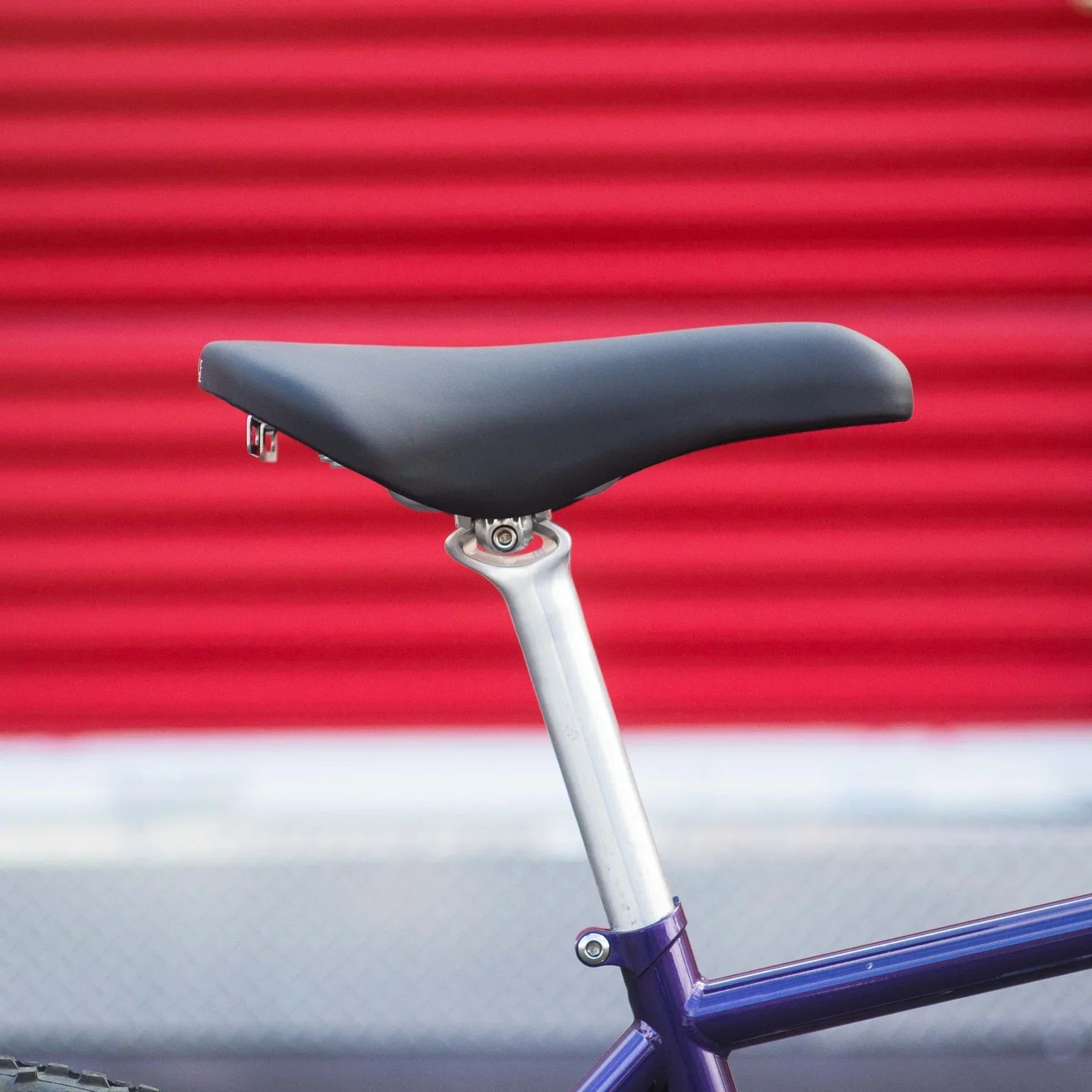 Velo Orange Smooth Touring Saddle - Image 2